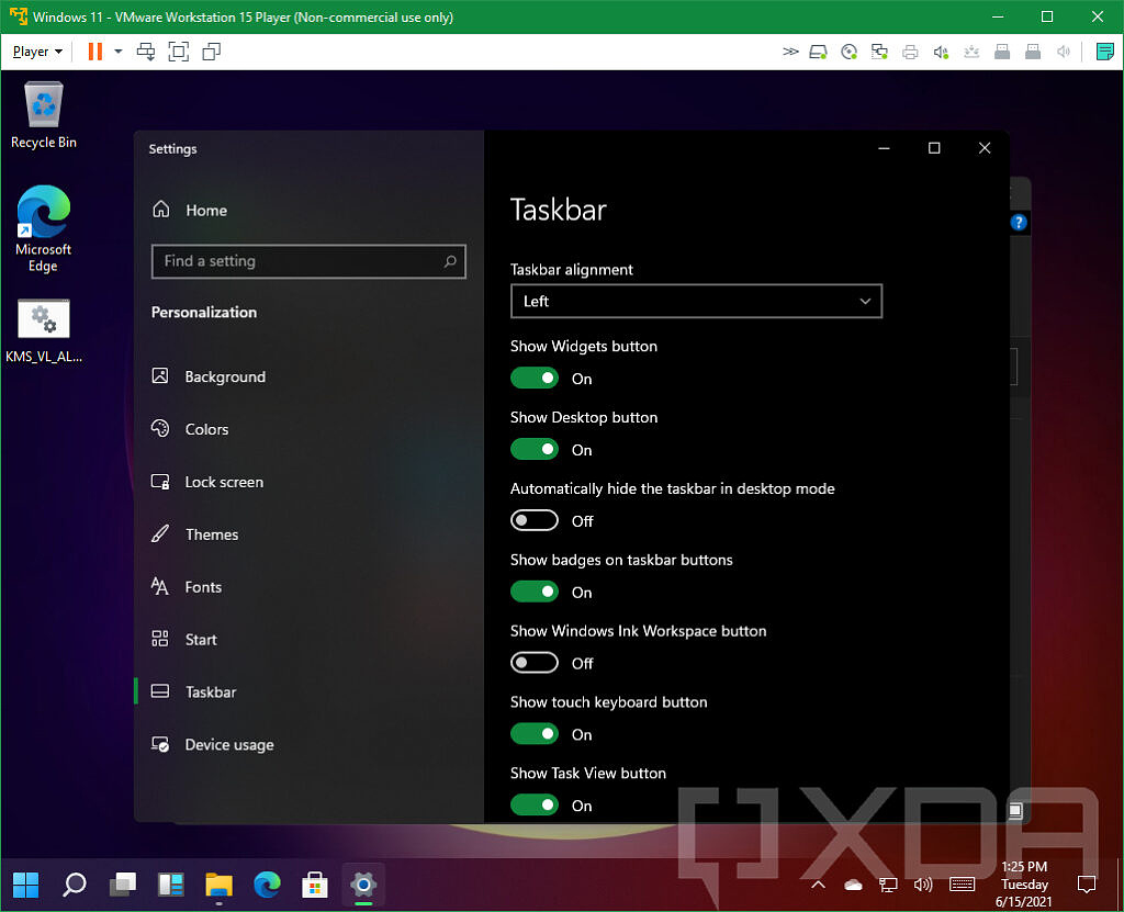 Aplicación de configuración de Windows 11 con opciones de barra de tareas