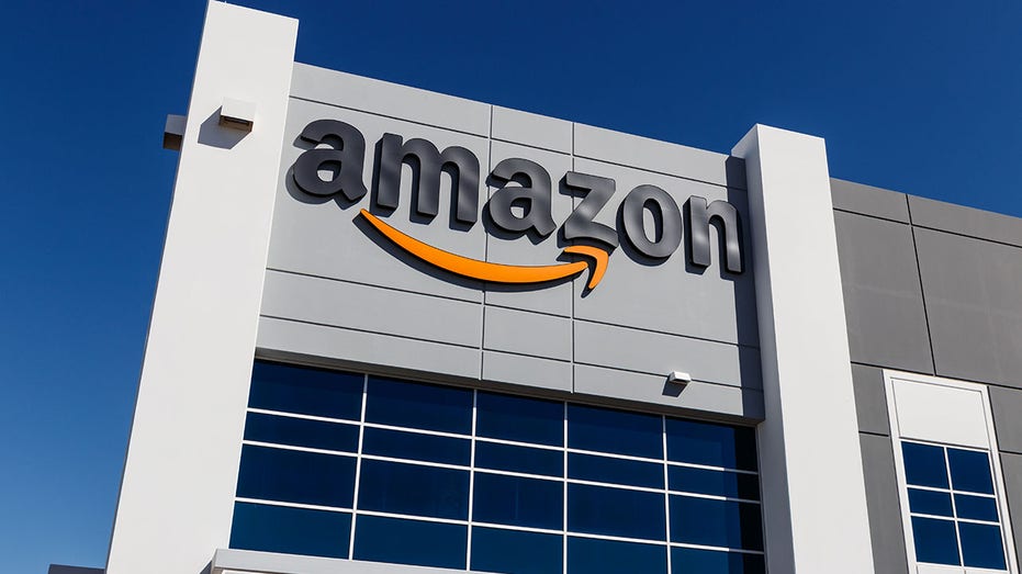 Centro logístico de Amazon.  Amazon es el minorista en línea más grande de los Estados Unidos