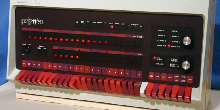 Un breve recorrido por la PDP-11, la microcomputadora más influyente de todos los tiempos