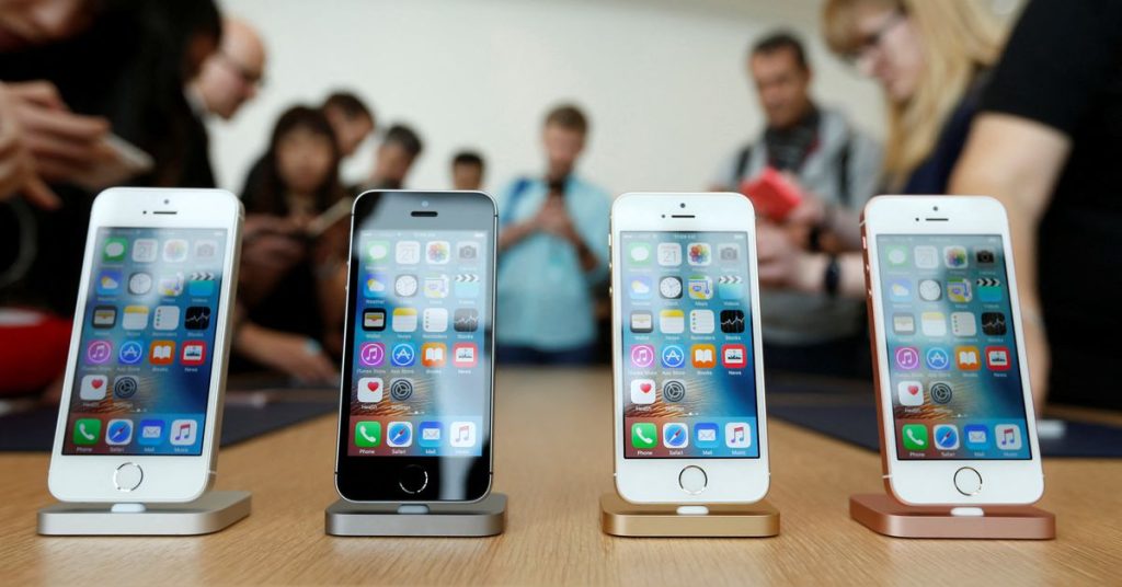 Apple reducirá la producción de iPhones y AirPods, informa Nikkei