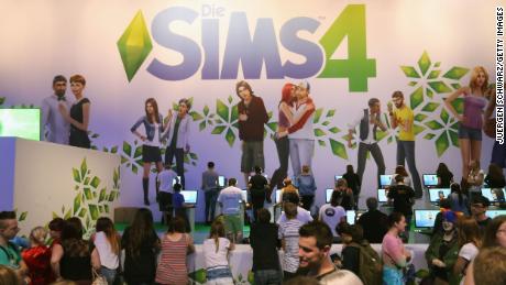 Los entusiastas de los juegos prueban "  Sims 4. "
